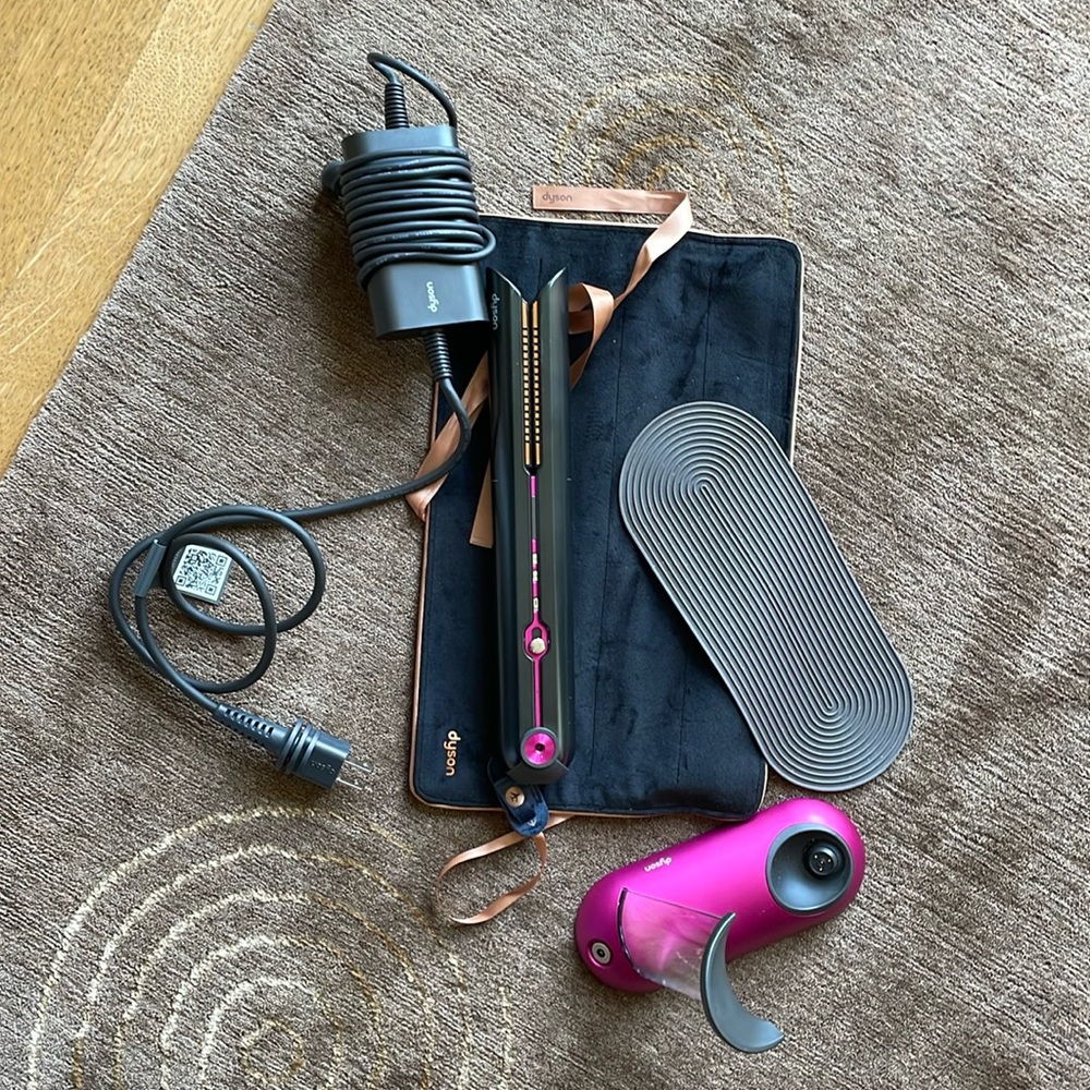 Dyson Corrale™ hair styler straightener (copper) package in nickel fuchsia color